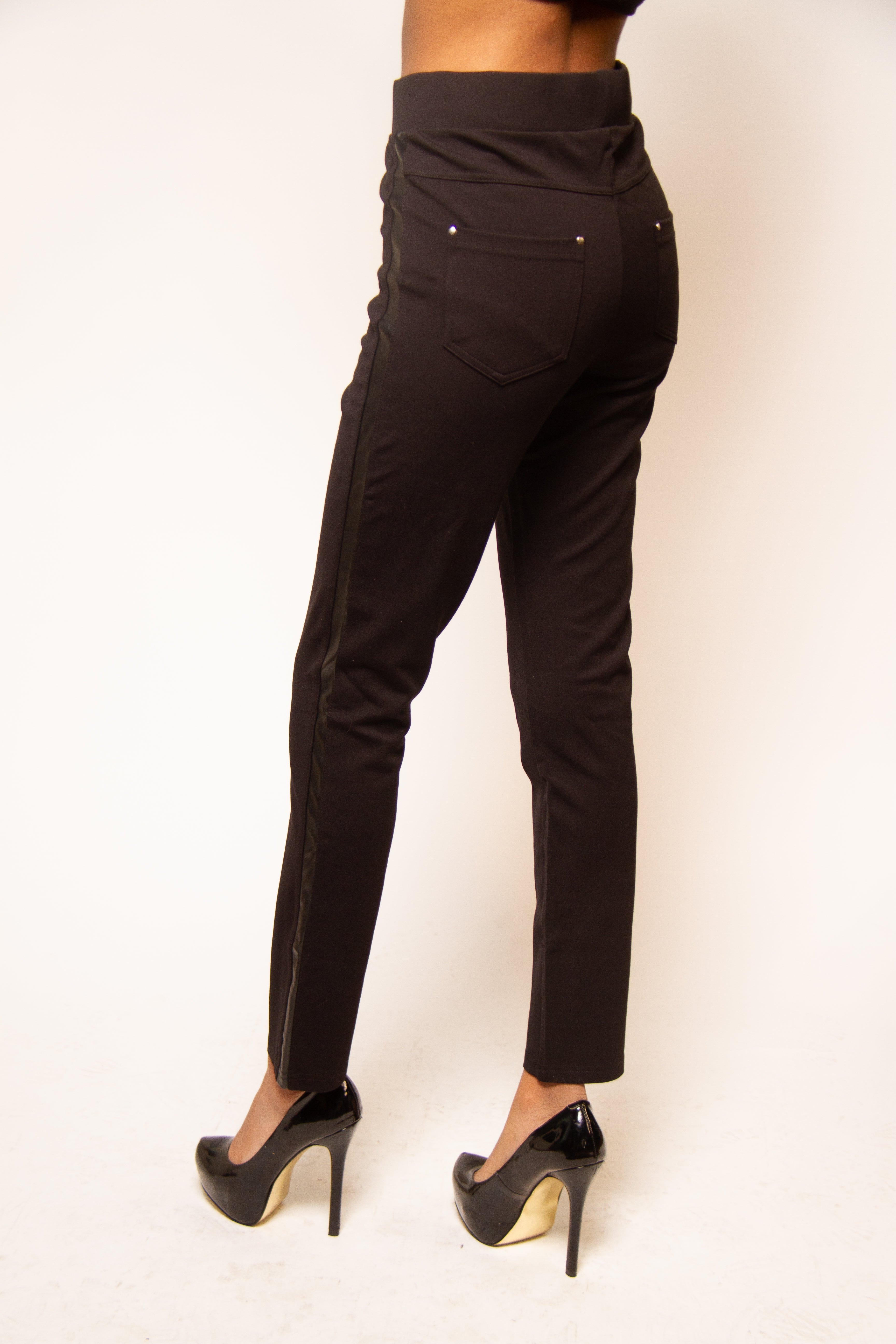 Woman Dress Pants With Two Back Pockets And Faux Leather On The Side